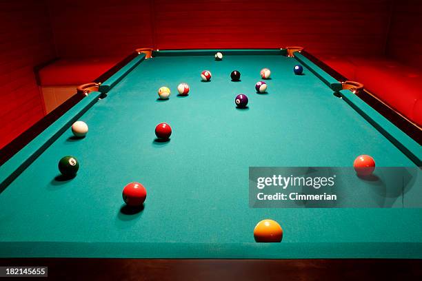 mesa de billar - pool table fotografías e imágenes de stock