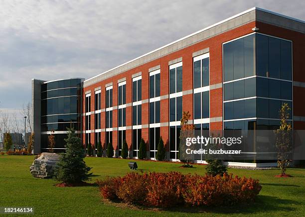 modern institution building - the new school stock pictures, royalty-free photos & images