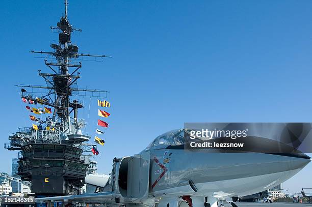 f-4s phantom ii us navy aircraft aboard the uss midway - amerikanska flottan bildbanksfoton och bilder
