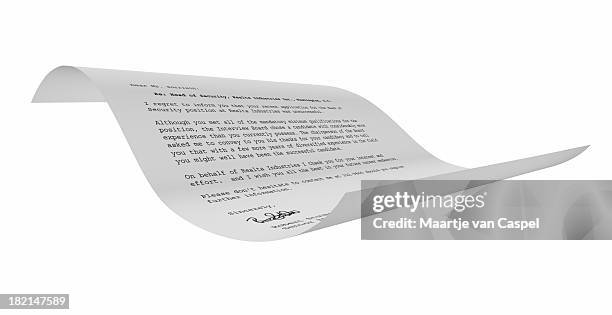 flotante rechazo carta - en medio del aire fotografías e imágenes de stock