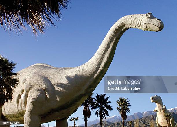 dinosaurier - roadside stock-fotos und bilder
