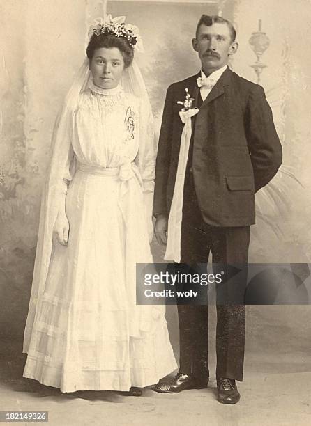 german wedding - 19th century couple stockfoto's en -beelden
