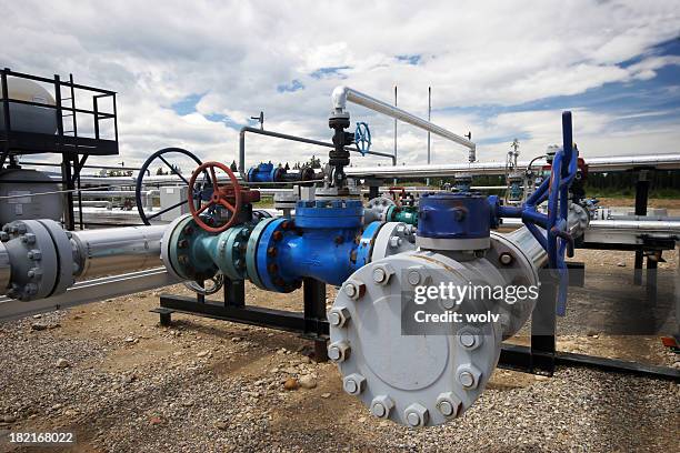 oilfield - flange - alberta oil stock pictures, royalty-free photos & images