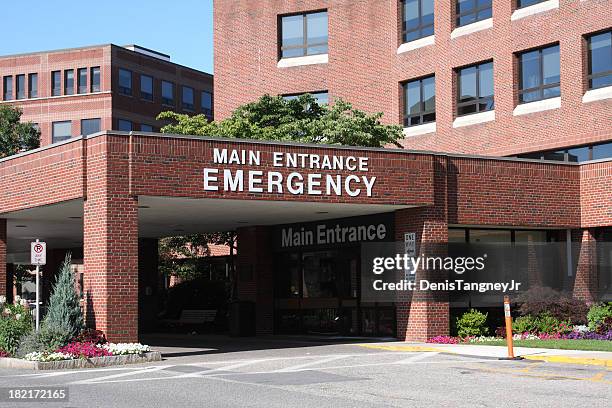 hospital emergency ingresso - building sign foto e immagini stock