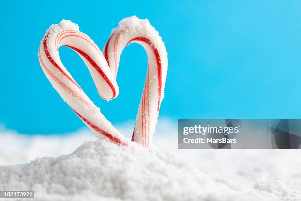 candy cane heart on snow - freeze ideas stock pictures, royalty-free photos & images