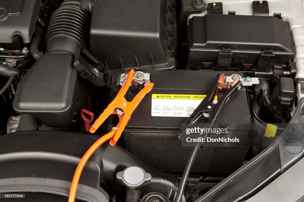 Les câbles de démarrage moteur et voiture