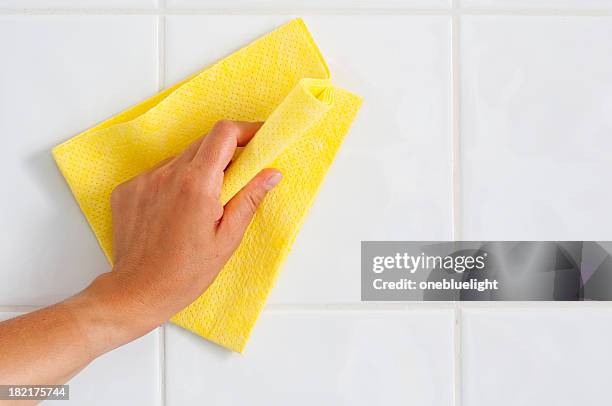 cleaning - betegelde vloer stockfoto's en -beelden