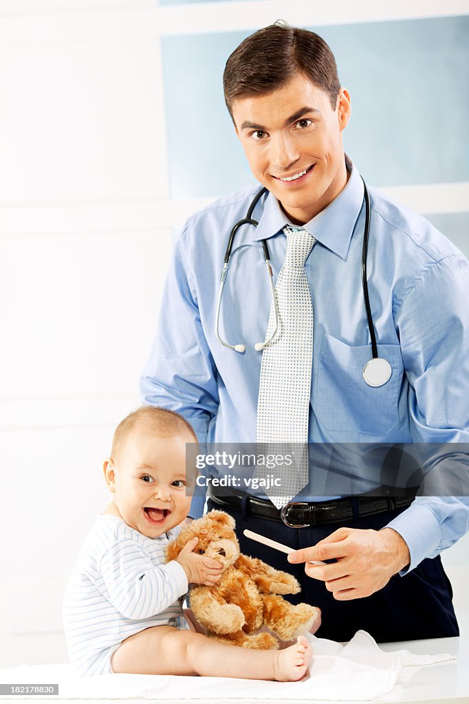 Pediatrician friendly checking little baby throat