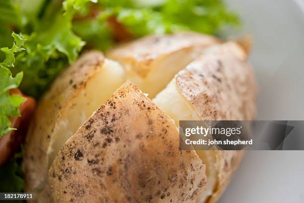 (jacke kartoffel - gebackene kartoffel stock-fotos und bilder