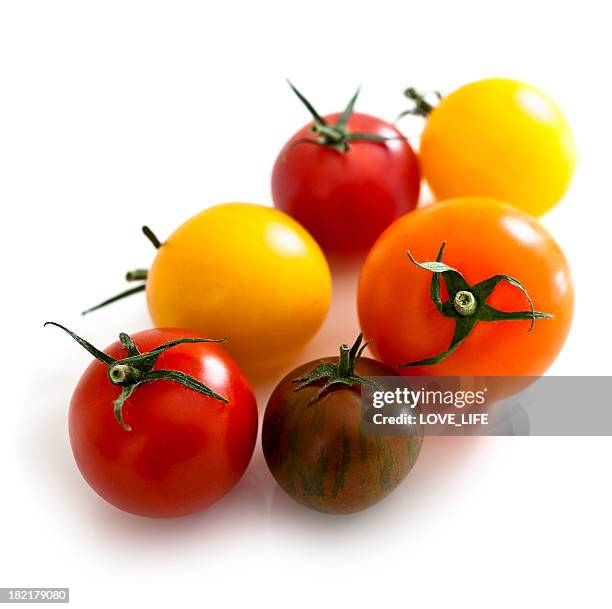 tomate - tomate cerise photos et images de collection