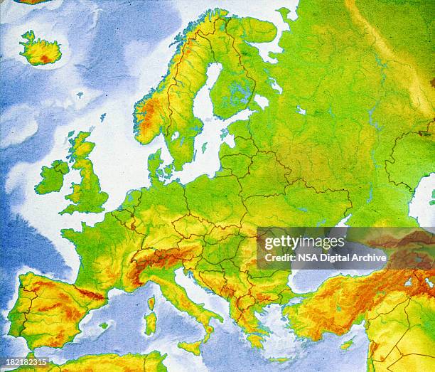 la carte de l'europe gros plan (images haute résolution - carte en relief photos et images de collection