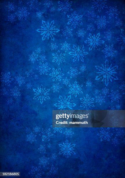 fond grunge bleu avec flocons de neige - papier cadeau de noël photos et images de collection