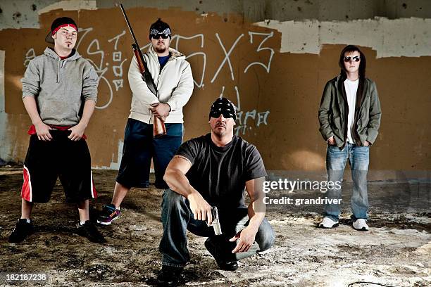 gang - gangsta rap photos et images de collection
