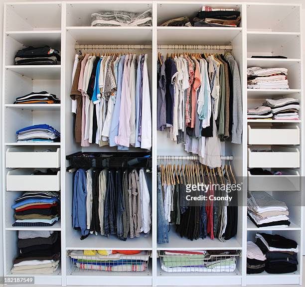 garderobe - clothes wardrobe stock-fotos und bilder