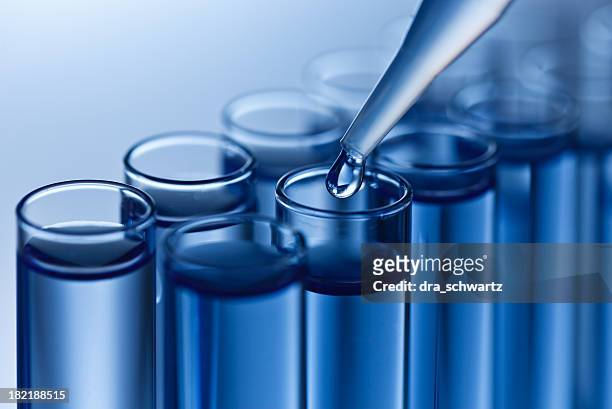 analisar as amostras - bioquímica imagens e fotografias de stock