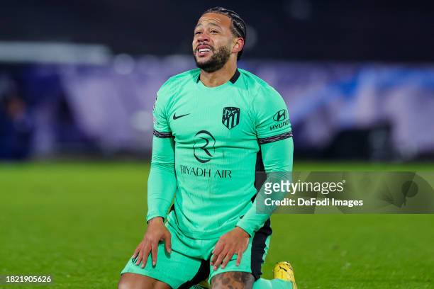 Memphis Depay of Atletico Madrid look dejected during the UEFA Champions League match between Feyenoord and Atletico Madrid at Feyenoord Stadium on...