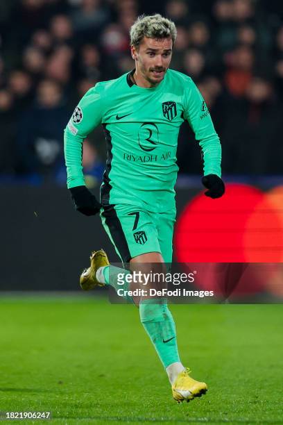 Antoine Griezmann of Atletico Madrid Controlls the ball during the UEFA Champions League match between Feyenoord and Atletico Madrid at Feyenoord...