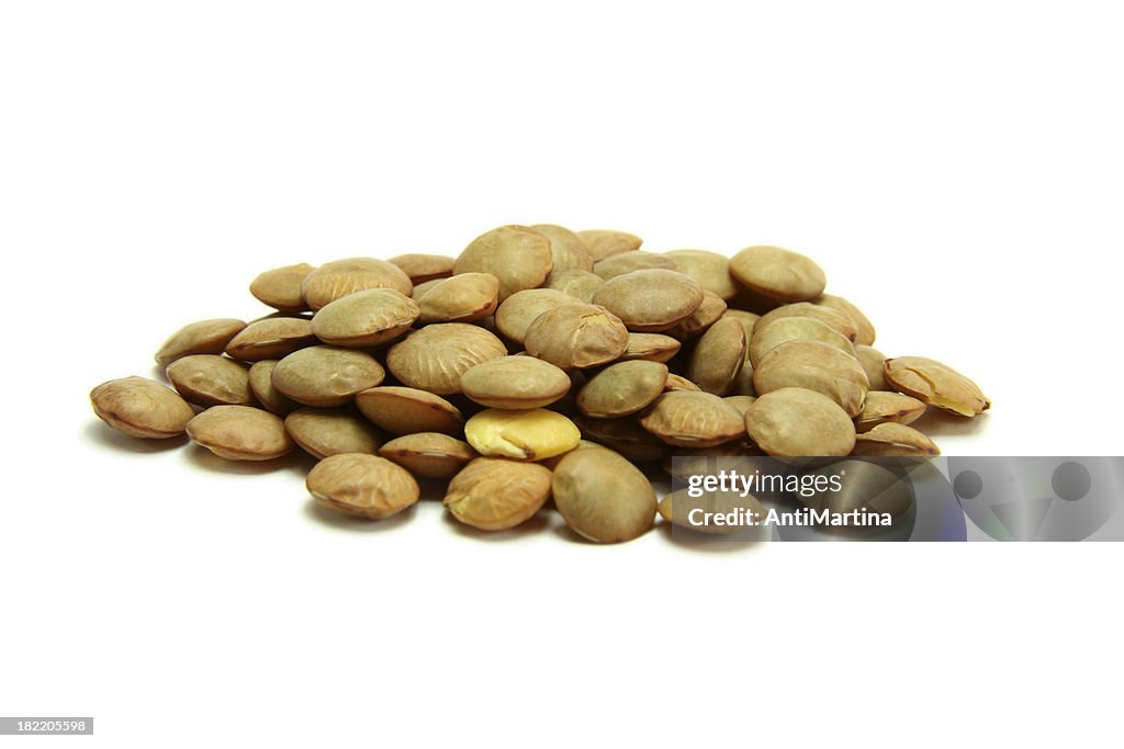 Linsen, isoliert auf weiss