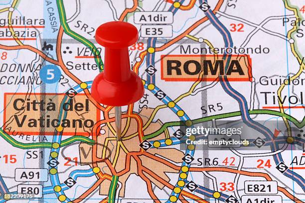 rome on a map. - vaticaanstad staat stockfoto's en -beelden