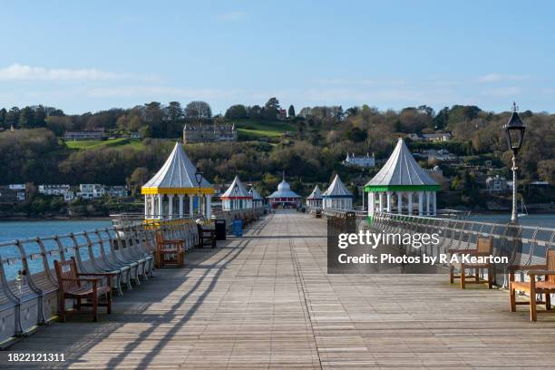 garth pier, bangor, north wales - bangor wales stockfoto's en -beelden