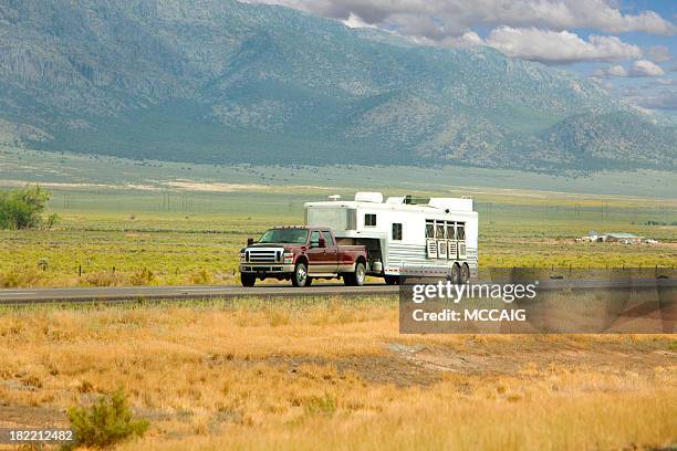 horse trailer - vehicle trailer stock pictures, royalty-free photos & images