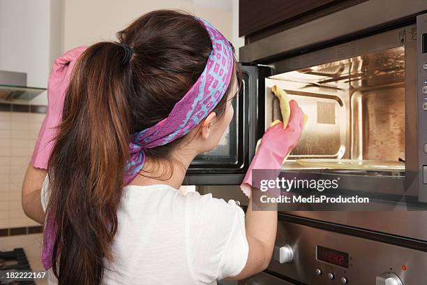 limpeza do forno - limpo imagens e fotografias de stock