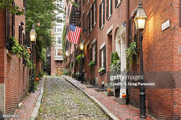 beacon hill boston - acorn street boston stock pictures, royalty-free photos & images