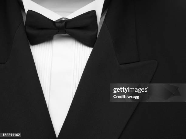 casaco preto jantar formal e laço - smoking imagens e fotografias de stock