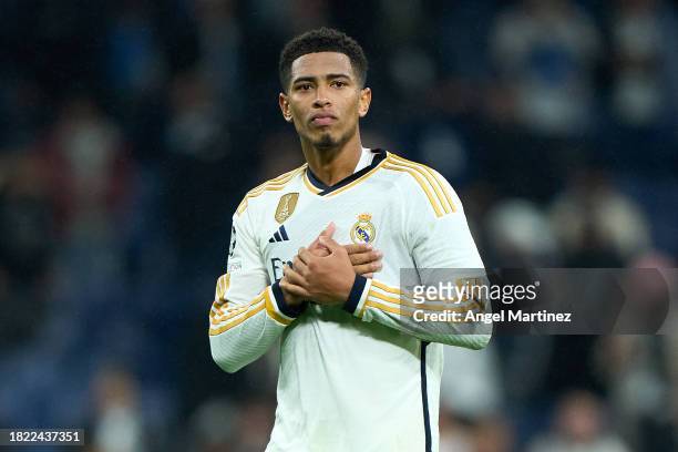 Jude Bellingham of Real Madrid acknowledges the fans after the team's victory in the UEFA Champions League match between Real Madrid and SSC Napoli...