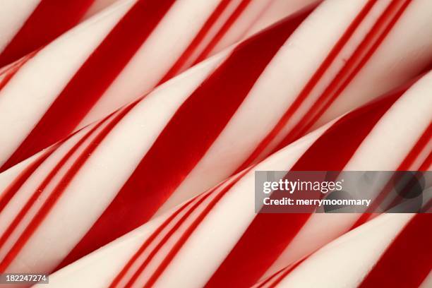 candy canes - candy cane fotografías e imágenes de stock