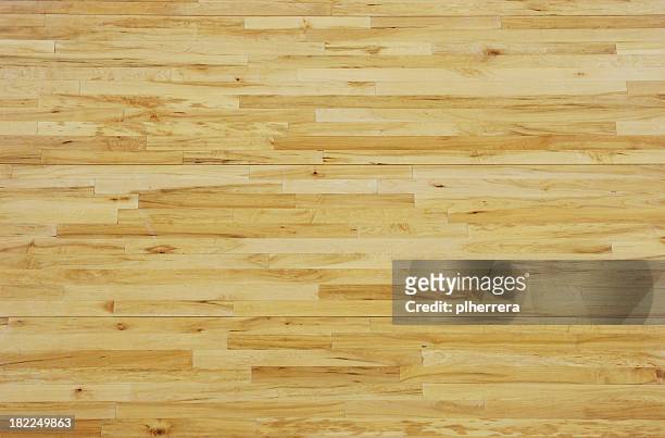 vista dall'alto di un pavimento in legno di basket - basket ball foto e immagini stock