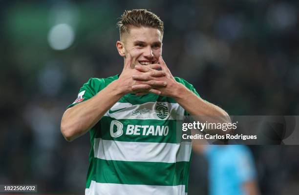 Viktor Gyokeres of Sporting CP celebrates scoring Sporting CP third goal during the Liga Portugal Betclic match between Sporting CP and Gil Vicente...