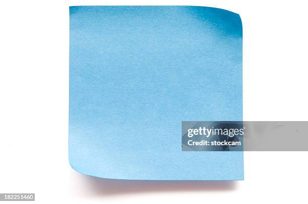 leere blaue postit hinweis papier - klebezettel stock-fotos und bilder