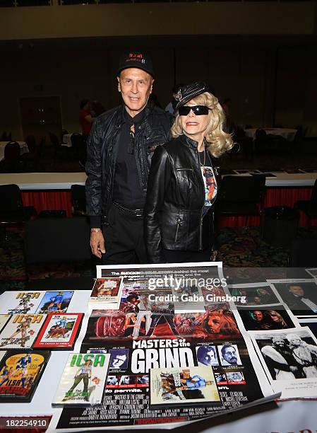 Actor Howard Maurer and actress Dyanne Thorne attend the Las Vegas Comic Expo at the Riviera Hotel & Casino on September 28, 2013 in Las Vegas,...