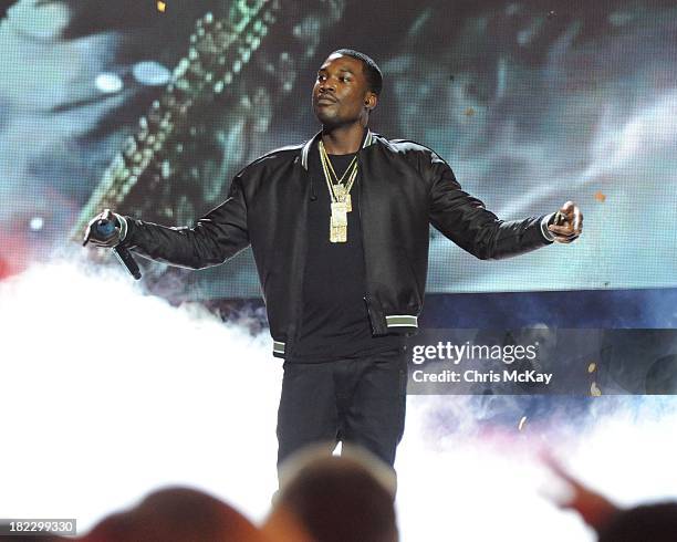 Meek Mill performs during the BET Hip Hop Awards 2013 at the Boisfeuillet Jones Atlanta Civic Center on September 28, 2013 in Atlanta, Georgia.