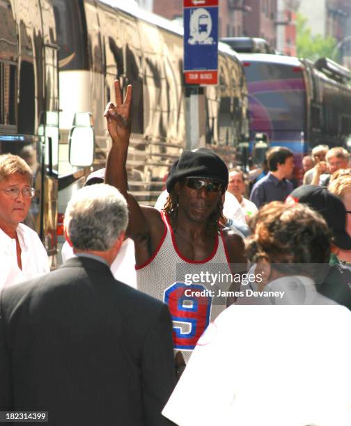 Boyd Tinsley of the Dave Matthews Band arrives at The Late Show with David Letterman