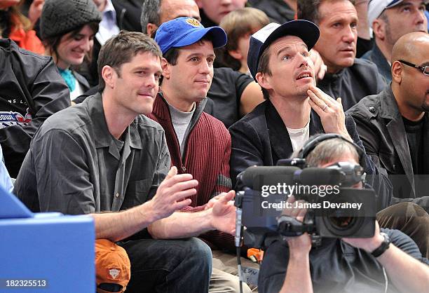 Ethan Hawke and guests attend the Los Angeles Lakers vs New York Knicks game at Madison Square Garden on January 22, 2010 in New York City.