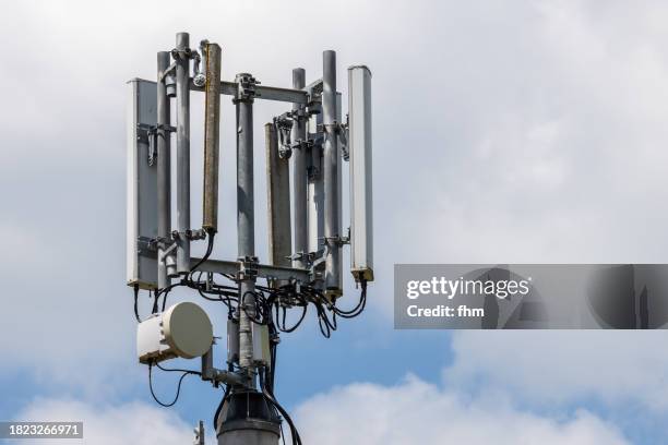 mobile phone transmitter station - mobile phone base station stock pictures, royalty-free photos & images