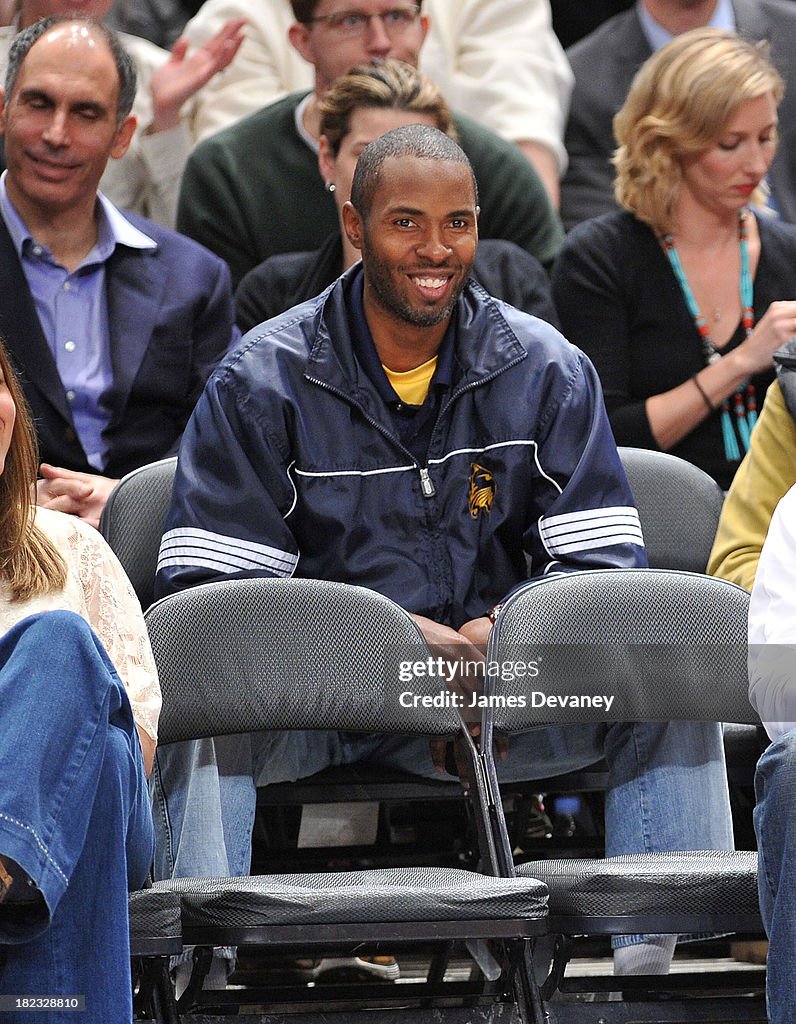 Celebrities Attend Philadelphia 76ers Vs New York Knicks - March 19, 2010