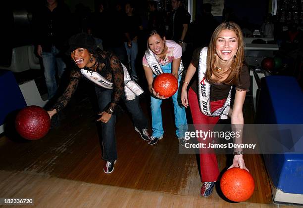 Miss USA Shauntay Hinton, Miss Teen USA Vanessa Marie Semrow, and Miss Universe Justine Pasek