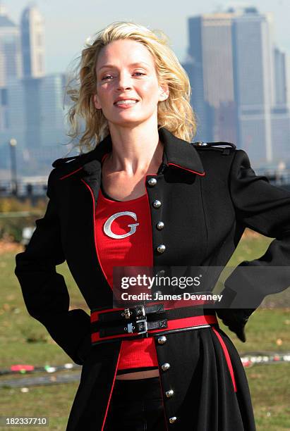 Uma Thurman during Uma Thurman and Luke Wilson on Location for Super Ex-Girlfriend - November 4, 2005 at Liberty State Park in Jersey City, New...