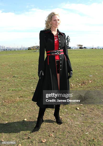 Uma Thurman during Uma Thurman and Luke Wilson on Location for Super Ex-Girlfriend - November 4, 2005 at Liberty State Park in Jersey City, New...