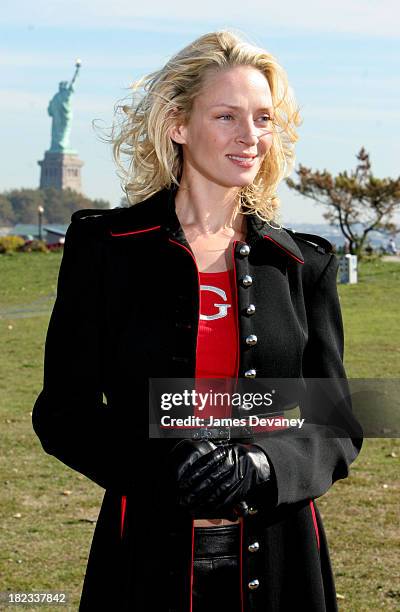 Uma Thurman during Uma Thurman and Luke Wilson on Location for Super Ex-Girlfriend - November 4, 2005 at Liberty State Park in Jersey City, New...