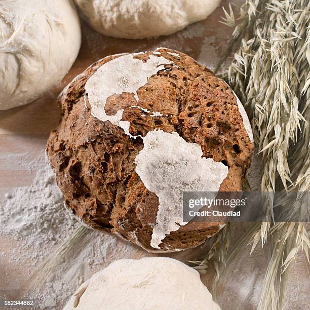 brot mit amerikanischen karte - hungry stock-fotos und bilder