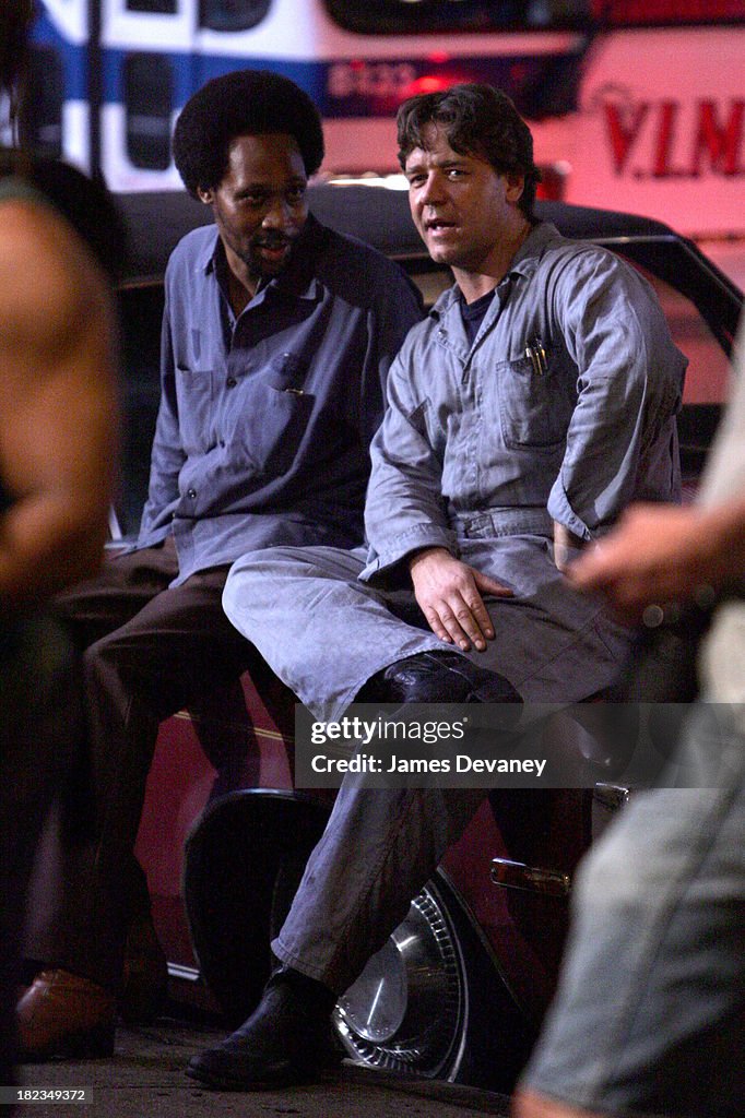 Russell Crowe and RZA on Set of American Gangster - August 3, 2006