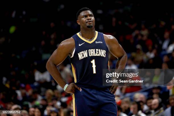 Zion Williamson of the New Orleans Pelicans stands on the court during the second quarter of an NBA game against the Philadelphia 76ers at Smoothie...