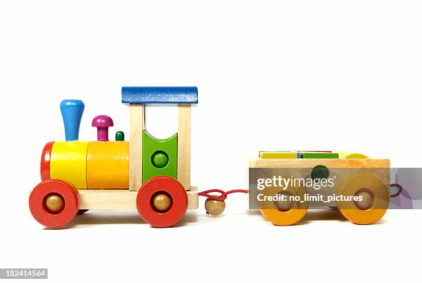 holz spielzeug-eisenbahn - childrens toys stock-fotos und bilder