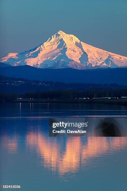 mt hood columbia river oregon reflection. - portland oregon stock pictures, royalty-free photos & images