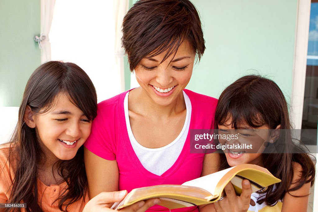 Mãe e filhas leitura