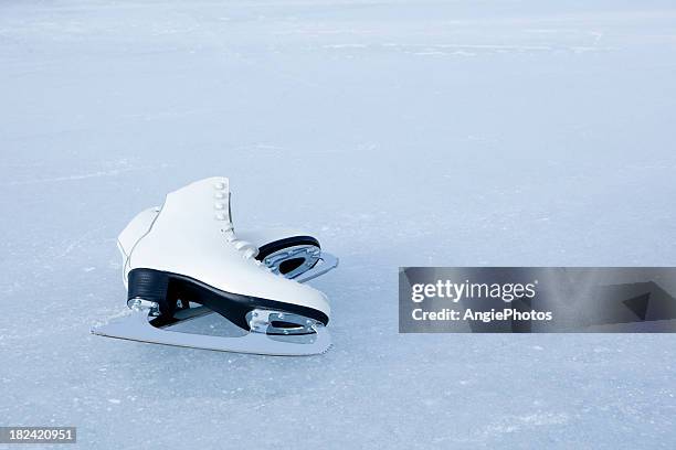 ice skates - figure skating stockfoto's en -beelden